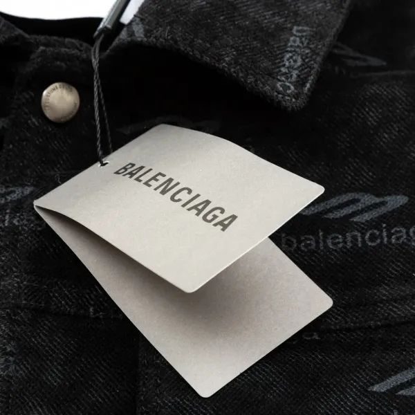 【BALENCIAGA  公式旗艦店】バレンシアガ    ジャケット着 好評に付き再入荷！241119