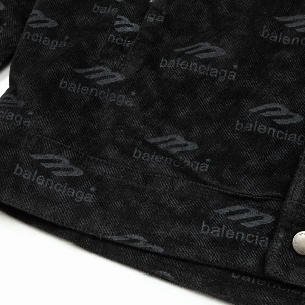 【BALENCIAGA  公式旗艦店】バレンシアガ    ジャケット着 好評に付き再入荷！241119