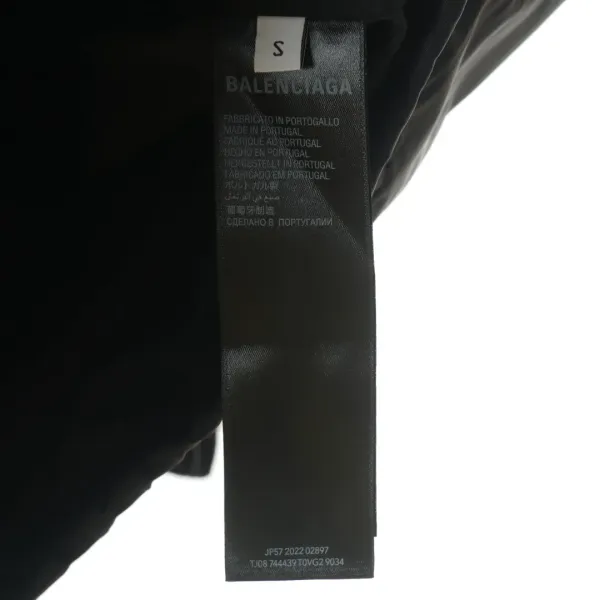 【BALENCIAGA 公式旗艦店】バレンシアガ ジャケット着 好評に付き再入荷!241119 【BALENCIAGA 公式旗艦店】バレンシアガ ジャケット着 好評に付き再入荷!241119