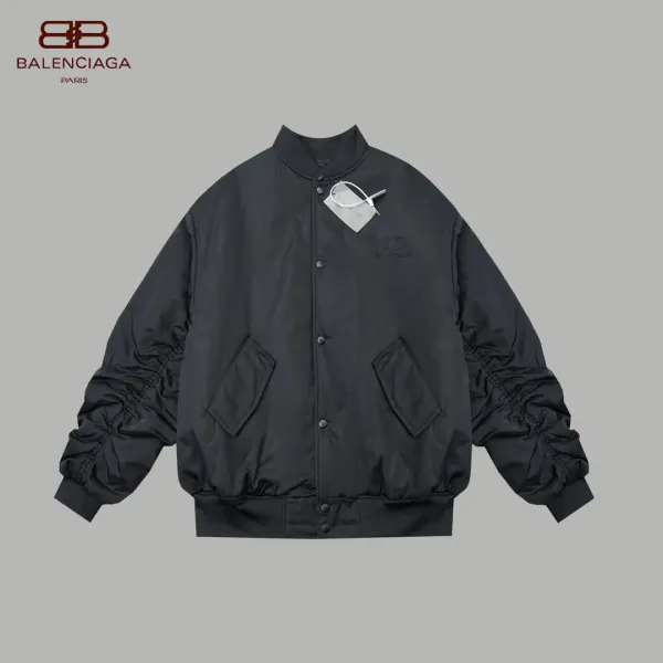 【BALENCIAGA 公式旗艦店】バレンシアガ ジャケット着 好評に付き再入荷!241119 【BALENCIAGA 公式旗艦店】バレンシアガ ジャケット着 好評に付き再入荷!241119