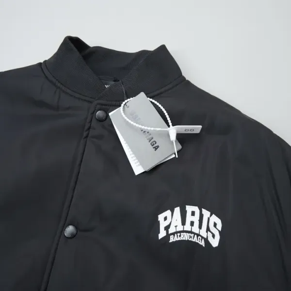 【BALENCIAGA 公式旗艦店】バレンシアガ ジャケット着 好評に付き再入荷!241119 【BALENCIAGA 公式旗艦店】バレンシアガ ジャケット着 好評に付き再入荷!241119