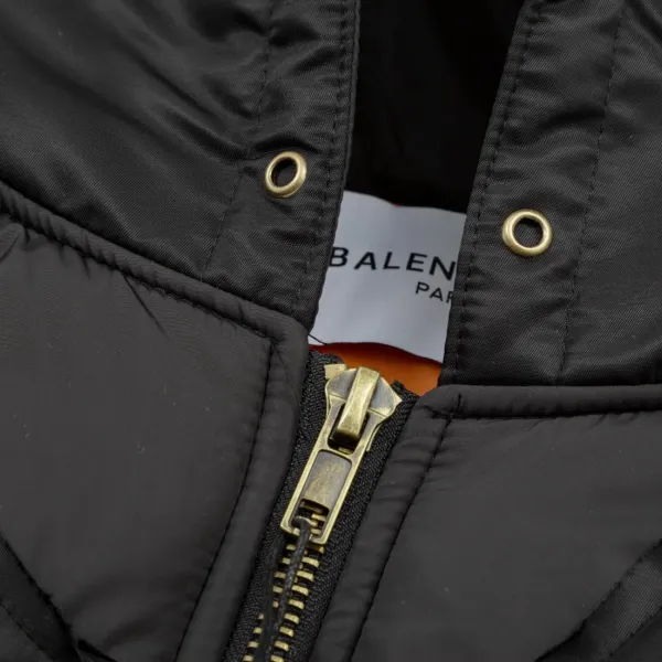 【BALENCIAGA 公式旗艦店】バレンシアガ ジャケット着 ご好評に付き再入荷!241022 【BALENCIAGA 公式旗艦店】バレンシアガ ジャケット着 ご好評に付き再入荷!241022