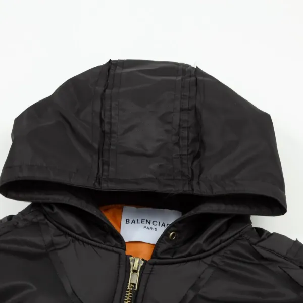 【BALENCIAGA 公式旗艦店】バレンシアガ ジャケット着 ご好評に付き再入荷!241022 【BALENCIAGA 公式旗艦店】バレンシアガ ジャケット着 ご好評に付き再入荷!241022