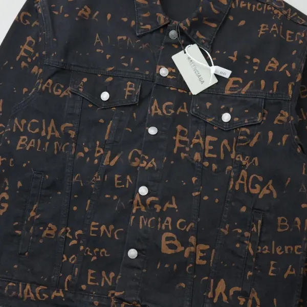【BALENCIAGA 公式旗艦店】バレンシアガ ジャケット着 ご好評に付き再入荷!241022 【BALENCIAGA 公式旗艦店】バレンシアガ ジャケット着 ご好評に付き再入荷!241022