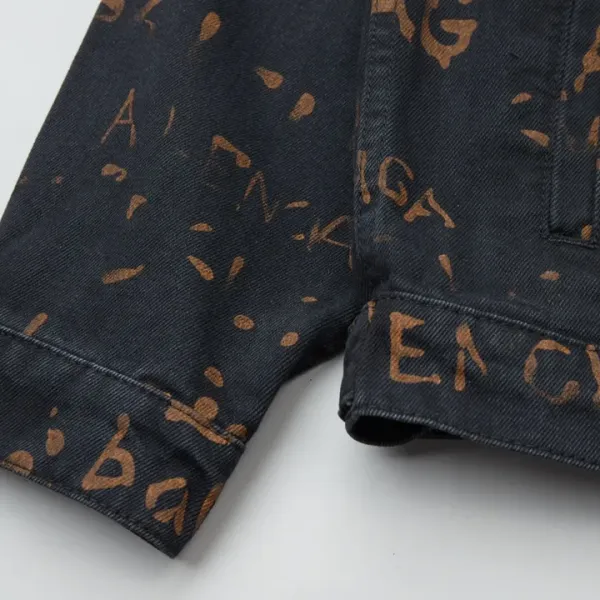 【BALENCIAGA 公式旗艦店】バレンシアガ ジャケット着 ご好評に付き再入荷!241022 【BALENCIAGA 公式旗艦店】バレンシアガ ジャケット着 ご好評に付き再入荷!241022