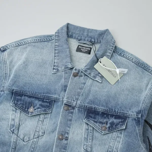 【BALENCIAGA 公式旗艦店】バレンシアガ ジャケット着 ご好評に付き再入荷!241022 【BALENCIAGA 公式旗艦店】バレンシアガ ジャケット着 ご好評に付き再入荷!241022