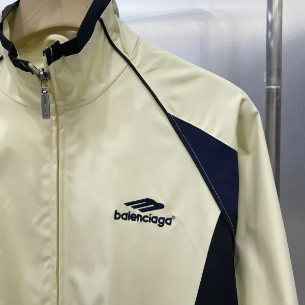 【BALENCIAGA 公式旗艦店】 バレンシアガ ジャケット着 好評に付き再入荷 240827 【BALENCIAGA 公式旗艦店】 バレンシアガ ジャケット着 好評に付き再入荷 240827