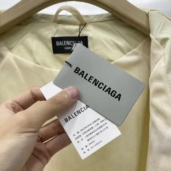 【BALENCIAGA 公式旗艦店】 バレンシアガ ジャケット着 好評に付き再入荷 240827 【BALENCIAGA 公式旗艦店】 バレンシアガ ジャケット着 好評に付き再入荷 240827