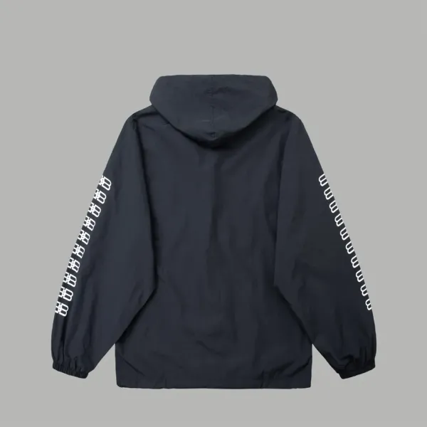 【BALENCIAGA 公式旗艦店】 バレンシアガ  ジャケット着 好評に付き再入荷 240827