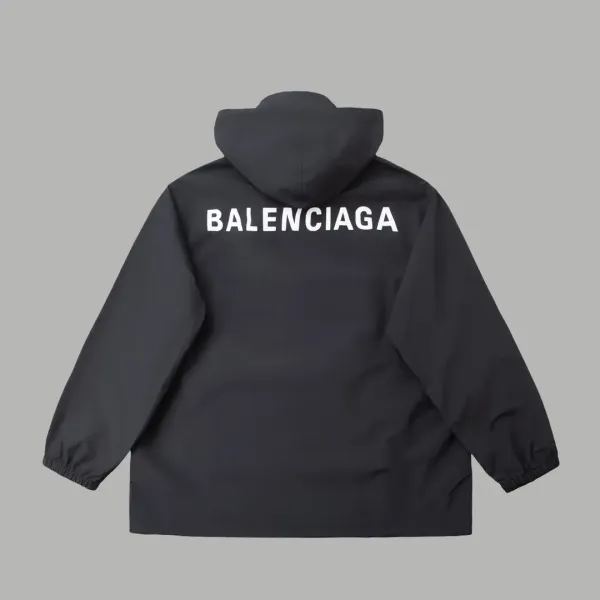 【BALENCIAGA 公式旗艦店】 バレンシアガ  ジャケット着 好評に付き再入荷 240827