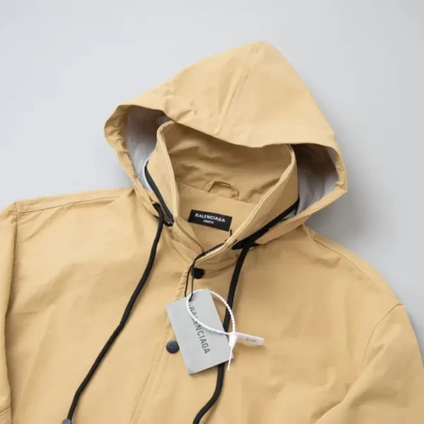 【BALENCIAGA 公式旗艦店】 バレンシアガ  ジャケット着 好評に付き再入荷 240827
