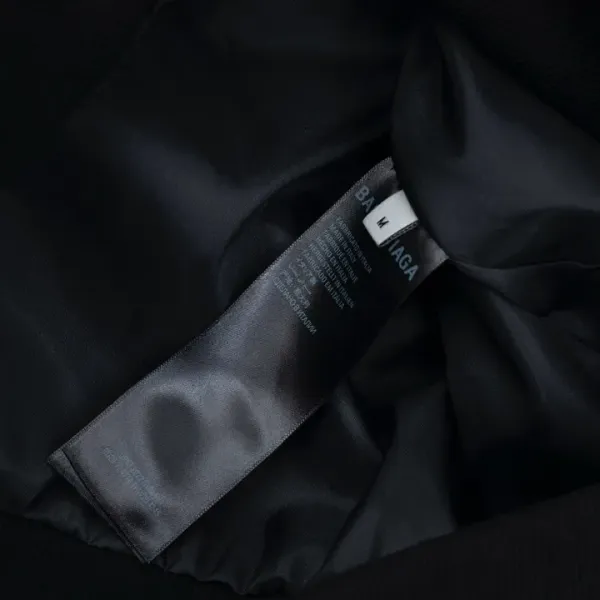 【BALENCIAGA 公式旗艦店】 バレンシアガ ジャケット着 好評に付き再入荷 240827 【BALENCIAGA 公式旗艦店】 バレンシアガ ジャケット着 好評に付き再入荷 240827