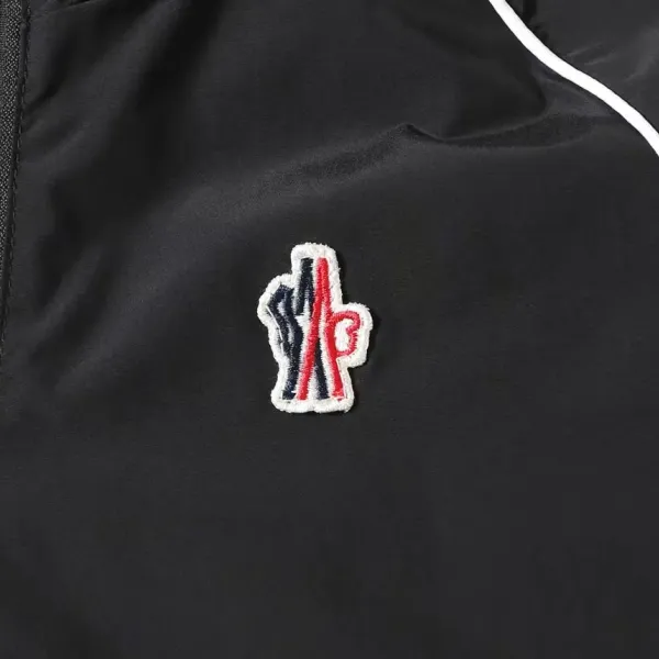 【MONCLER 公式旗艦店】 モンクレール  ジャケット着 ご好評に付き再入荷！241023