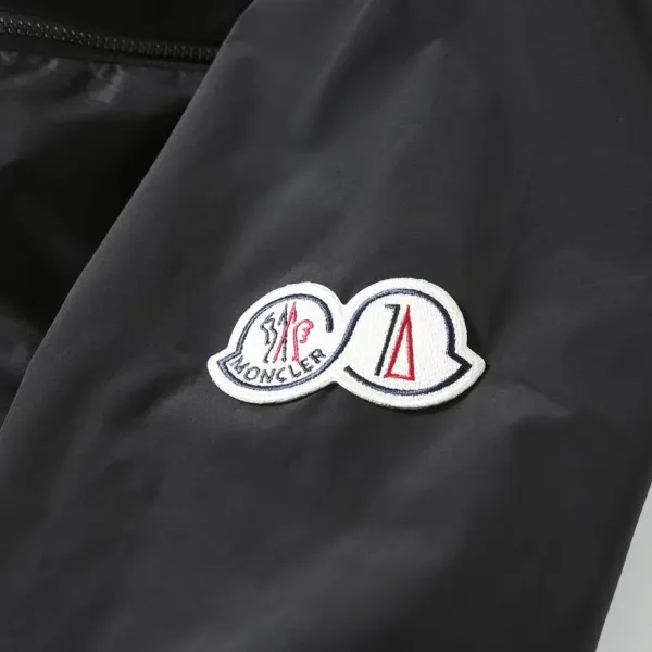 【MONCLER 公式旗艦店】 モンクレール  ジャケット着 ご好評に付き再入荷！241023