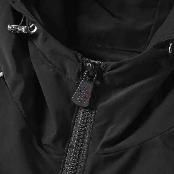 【MONCLER 公式旗艦店】 モンクレール  ジャケット着 ご好評に付き再入荷！241023