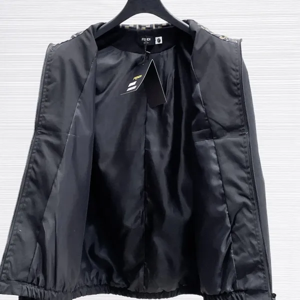 【FENDI 公式旗艦店】フェンディ ジャケット着 好評に付き再入荷 241223 【FENDI 公式旗艦店】フェンディ ジャケット着 好評に付き再入荷 241223