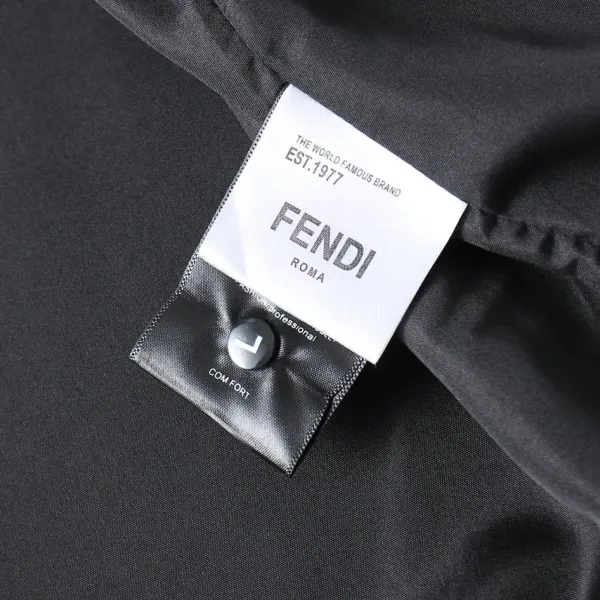 【FENDI 公式旗艦店】フェンディ ジャケット着 好評に付き再入荷 241223 【FENDI 公式旗艦店】フェンディ ジャケット着 好評に付き再入荷 241223