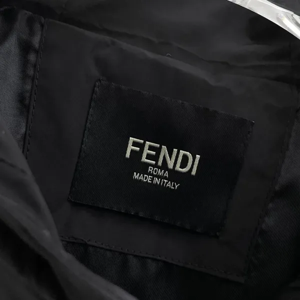 【FENDI 公式旗艦店】フェンディ ジャケット着 好評に付き再入荷 241223 【FENDI 公式旗艦店】フェンディ ジャケット着 好評に付き再入荷 241223
