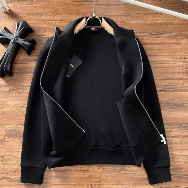 【FENDI 公式旗艦店】フェンディ ジャケット着 好評に付き再入荷 241223 【FENDI 公式旗艦店】フェンディ ジャケット着 好評に付き再入荷 241223