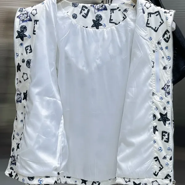 【FENDI  公式旗艦店】フェンディ ジャケット着 好評に付き再入荷 241223