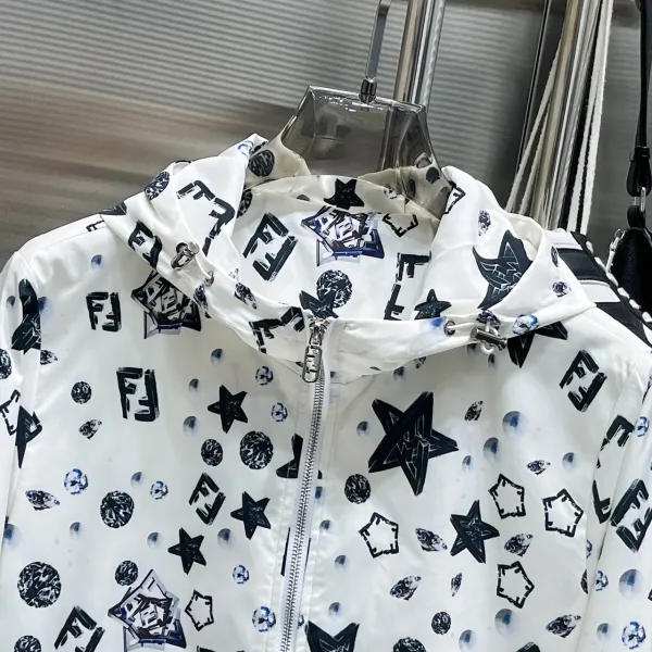 【FENDI  公式旗艦店】フェンディ ジャケット着 好評に付き再入荷 241223