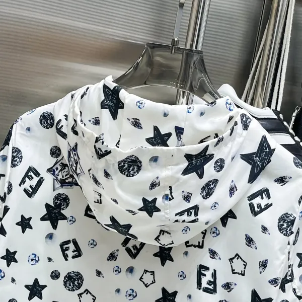 【FENDI  公式旗艦店】フェンディ ジャケット着 好評に付き再入荷 241223