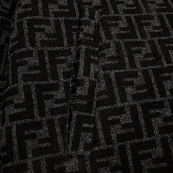 【FENDI 公式旗艦店】フェンディジャケット着 好評に付き再入荷!241122 【FENDI 公式旗艦店】フェンディジャケット着 好評に付き再入荷!241122