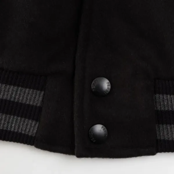 【FENDI 公式旗艦店】フェンディジャケット着 好評に付き再入荷!241122 【FENDI 公式旗艦店】フェンディジャケット着 好評に付き再入荷!241122