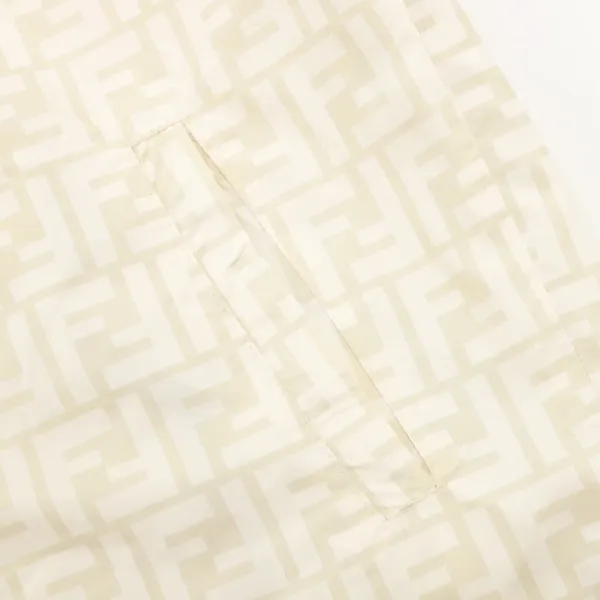 【FENDI  公式旗艦店】フェンディジャケット着 好評に付き再入荷！241122