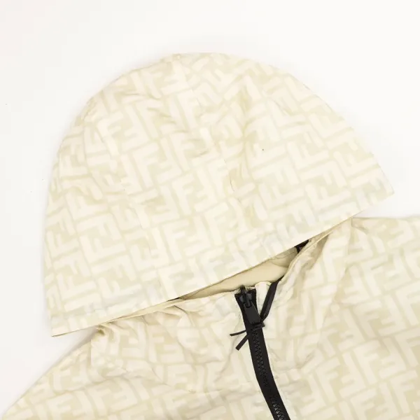 【FENDI  公式旗艦店】フェンディジャケット着 好評に付き再入荷！241122