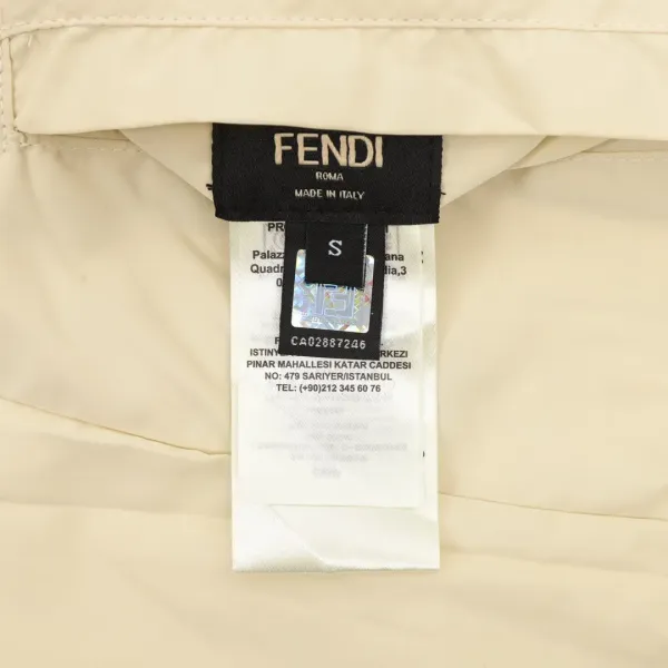 【FENDI  公式旗艦店】フェンディジャケット着 好評に付き再入荷！241122