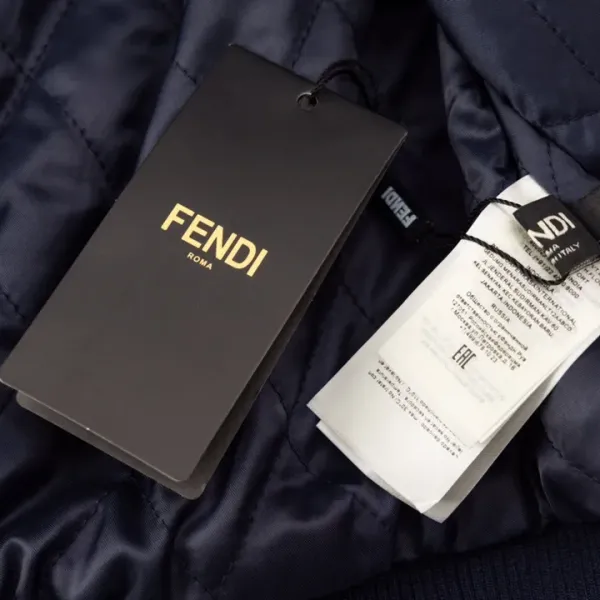 【FENDI 公式旗艦店】フェンディ ジャケット着 好評に付き再入荷!241028 【FENDI 公式旗艦店】フェンディ ジャケット着 好評に付き再入荷!241028