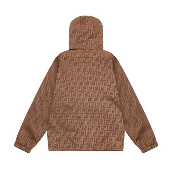 【FENDI  公式旗艦店】フェンディ  ジャケット着 好評に付き再入荷 240826