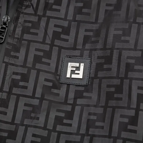 【FENDI  公式旗艦店】フェンディ  ジャケット着 好評に付き再入荷 240826