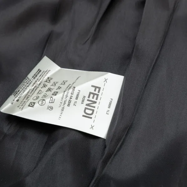 【FENDI  公式旗艦店】フェンディ  ジャケット着 好評に付き再入荷 240826