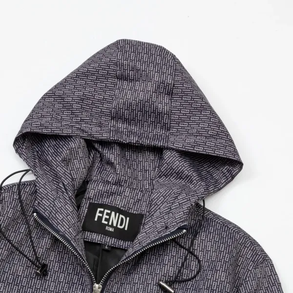 【FENDI  公式旗艦店】フェンディ  ジャケット着 好評に付き再入荷 240826