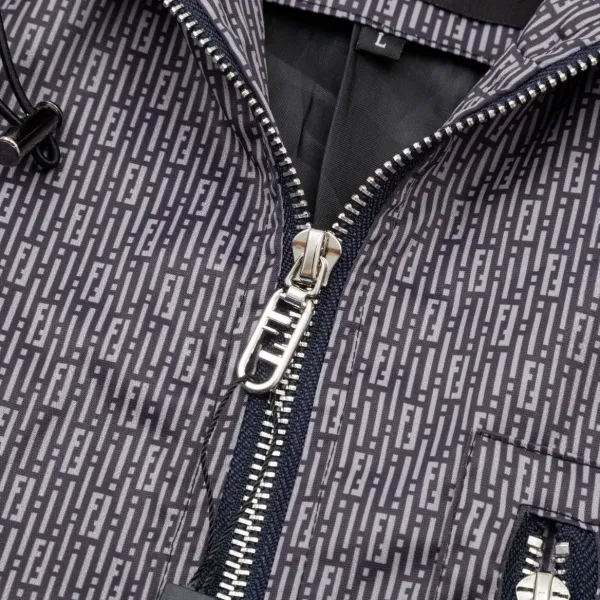 【FENDI  公式旗艦店】フェンディ  ジャケット着 好評に付き再入荷 240826