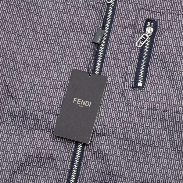 【FENDI  公式旗艦店】フェンディ  ジャケット着 好評に付き再入荷 240826