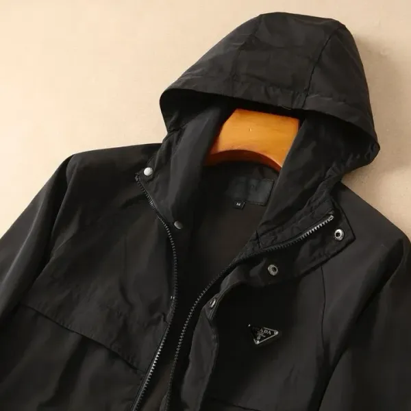 【PRADA 公式旗艦店】プラダ ジャケット着 ご好評に付き再入荷!250107 【PRADA 公式旗艦店】プラダ ジャケット着 ご好評に付き再入荷!250107