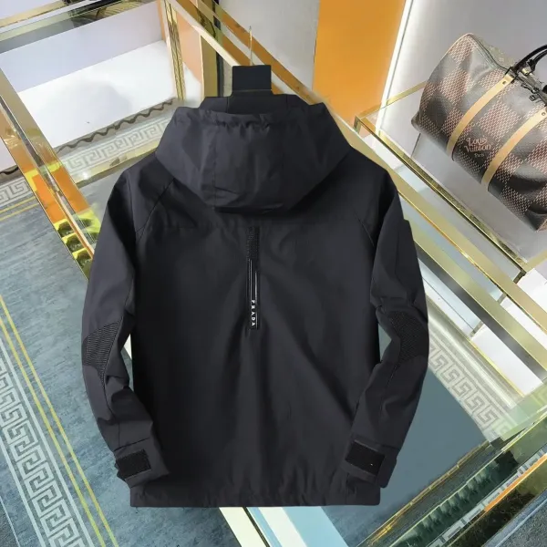【PRADA  公式旗艦店】プラダ   ジャケット着 ご好評に付き再入荷！250107