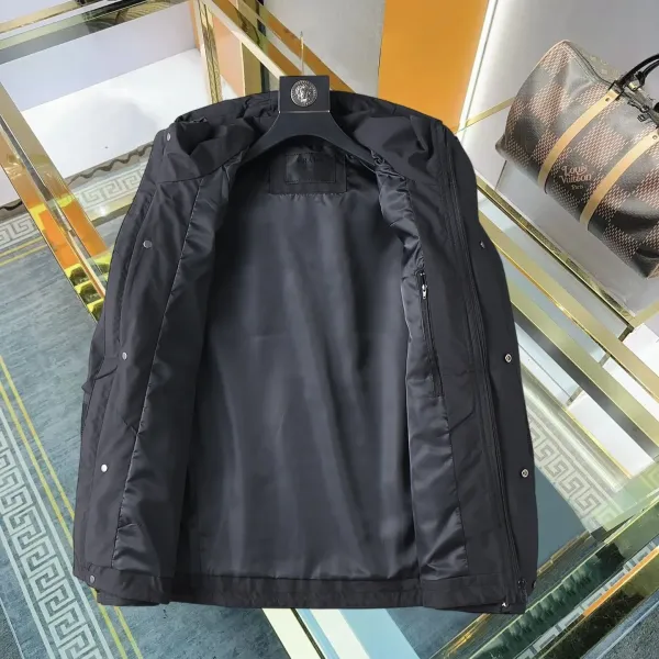 【PRADA  公式旗艦店】プラダ   ジャケット着 ご好評に付き再入荷！250107