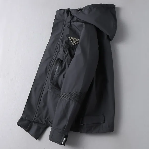 【PRADA  公式旗艦店】プラダ   ジャケット着 ご好評に付き再入荷！250107