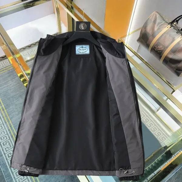 【PRADA  公式旗艦店】プラダ   ジャケット着 ご好評に付き再入荷！250107