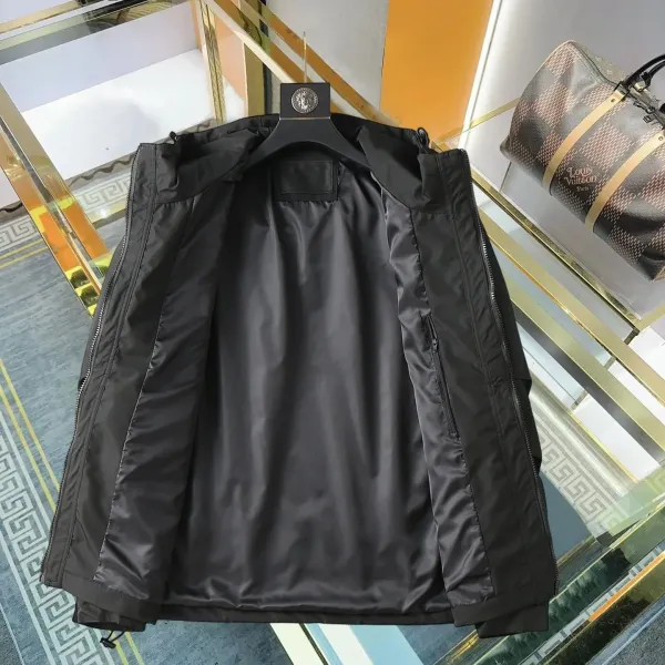【PRADA  公式旗艦店】プラダ   ジャケット着 ご好評に付き再入荷！250107