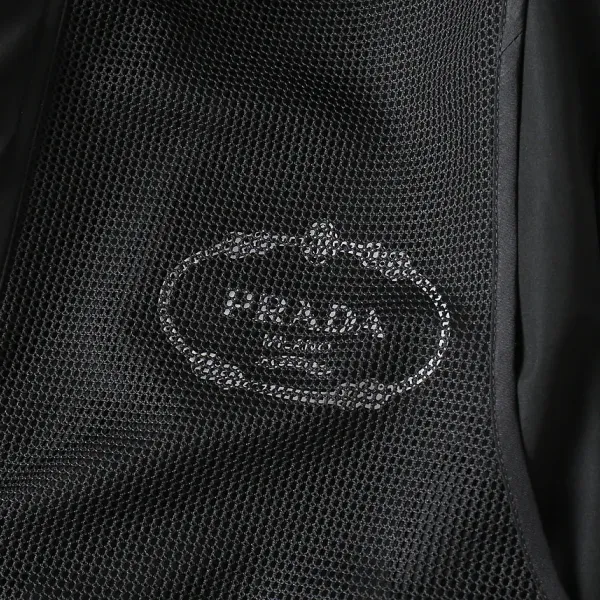 【PRADA  公式旗艦店】プラダ   ジャケット着 ご好評に付き再入荷！250107