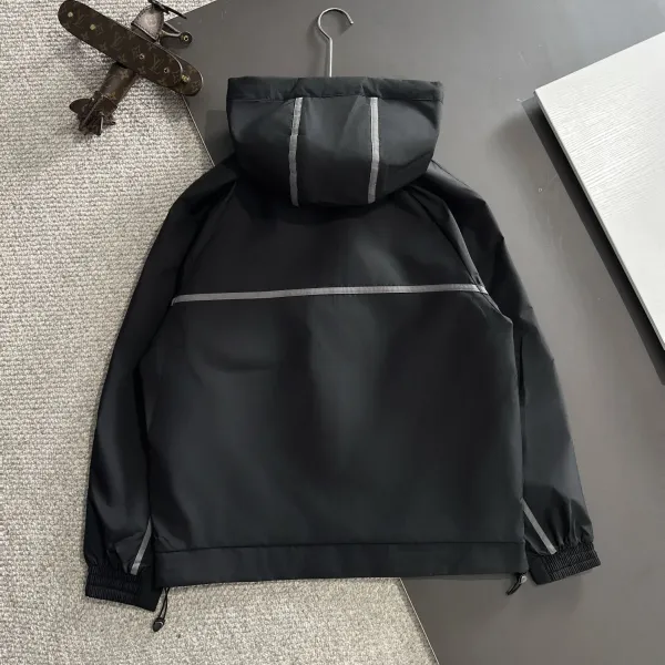 【PRADA 公式旗艦店】プラダ ジャケット着 好評に付き再入荷 241224 【PRADA 公式旗艦店】プラダ ジャケット着 好評に付き再入荷 241224