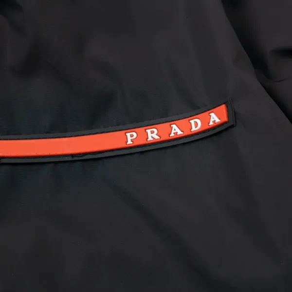 【PRADA 公式旗艦店】プラダ ジャケット着 好評に付き再入荷 241224 【PRADA 公式旗艦店】プラダ ジャケット着 好評に付き再入荷 241224