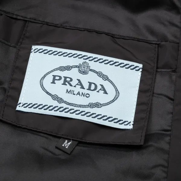 【PRADA 公式旗艦店】プラダ ジャケット着 好評に付き再入荷 241224 【PRADA 公式旗艦店】プラダ ジャケット着 好評に付き再入荷 241224