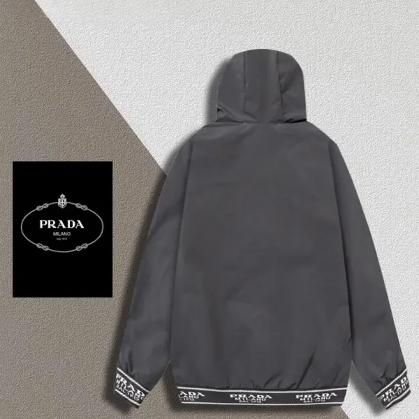 【PRADA 公式旗艦店】プラダ ジャケット着 好評に付き再入荷 241224 【PRADA 公式旗艦店】プラダ ジャケット着 好評に付き再入荷 241224