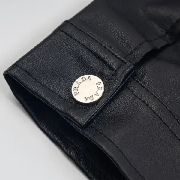 【PRADA 公式旗艦店】プラダ ジャケット着 好評に付き再入荷 241224 【PRADA 公式旗艦店】プラダ ジャケット着 好評に付き再入荷 241224